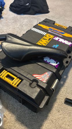 Charge saddle