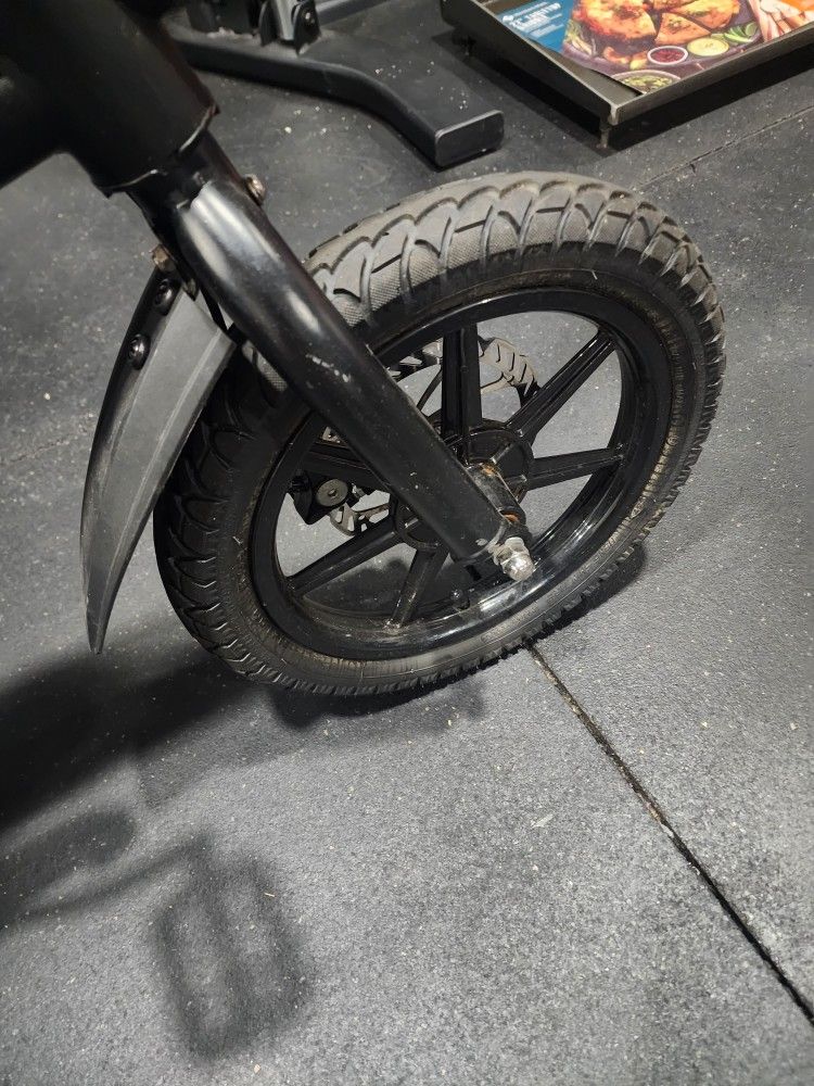 jetson bolt pro tire pressure