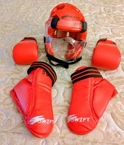 TAEKWONDO  MARTIAL  ART GEAR 