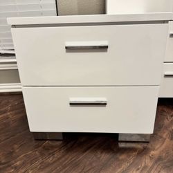 1 Nightstand - White W/ Silver Handles