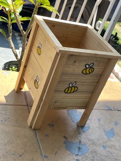 Wooden planter box