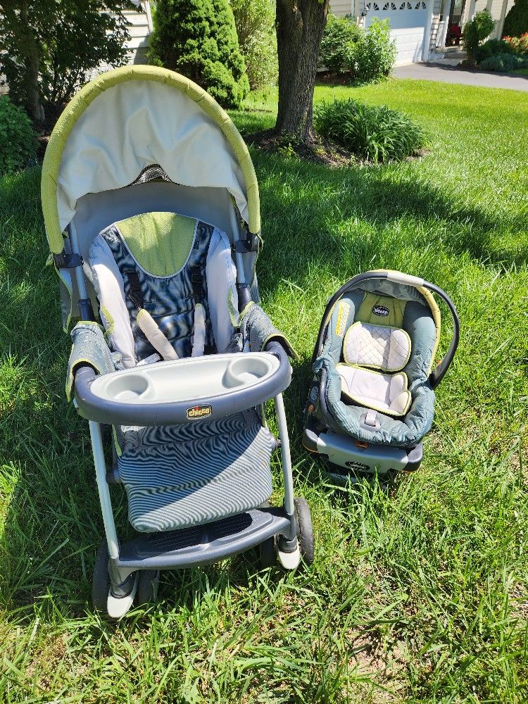 Chicco Stroller And Car Seat With Extra Base