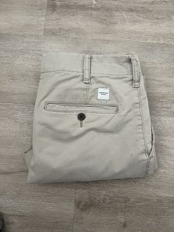 Men’s American Eagle Slim Straight Khakis