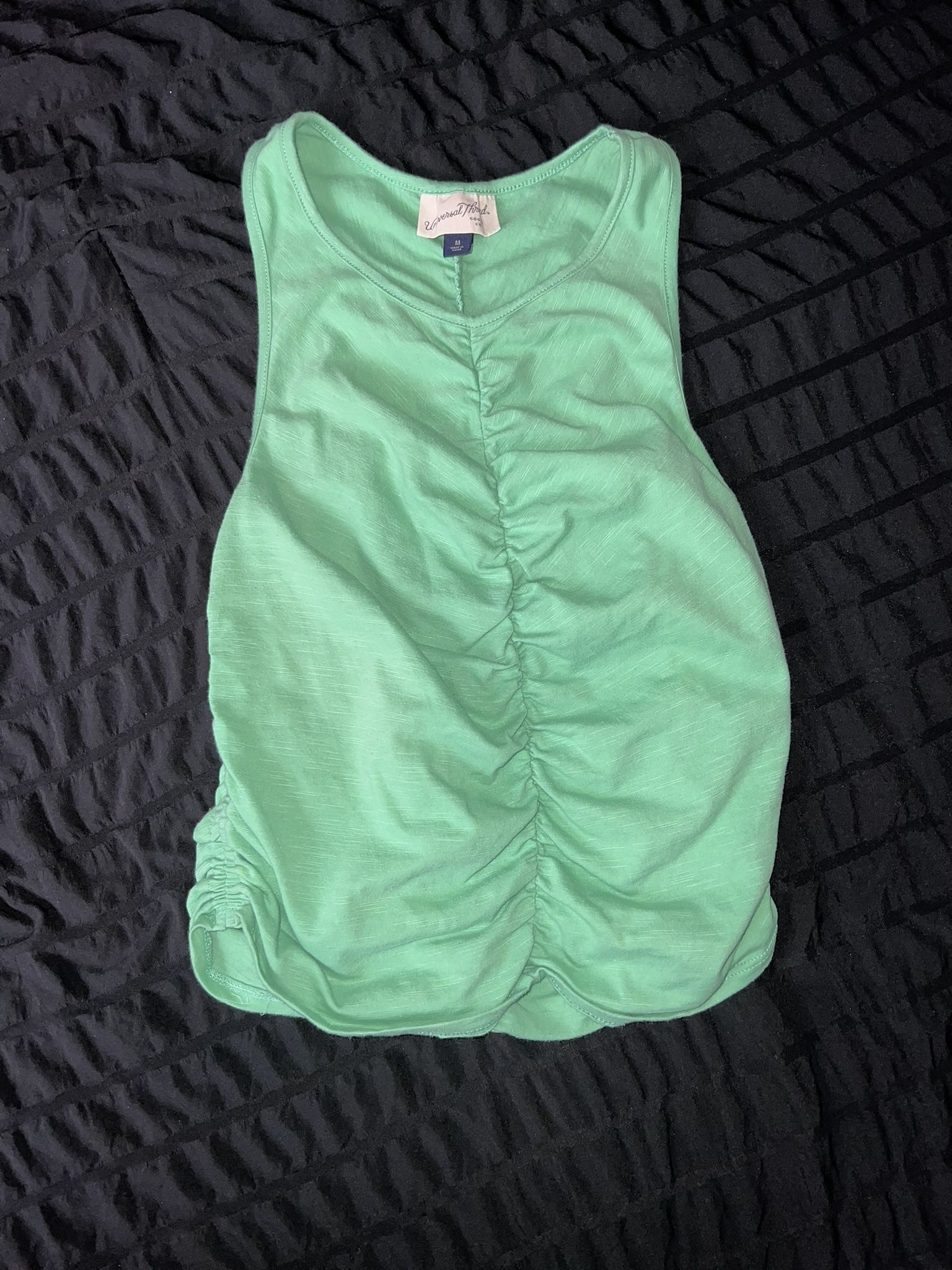 Green Universal Threads Tank Top 🍀