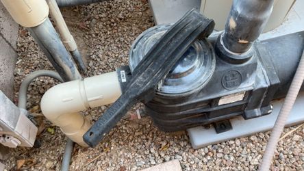Skimmer basket lid from Hayward with Hayward removal tool