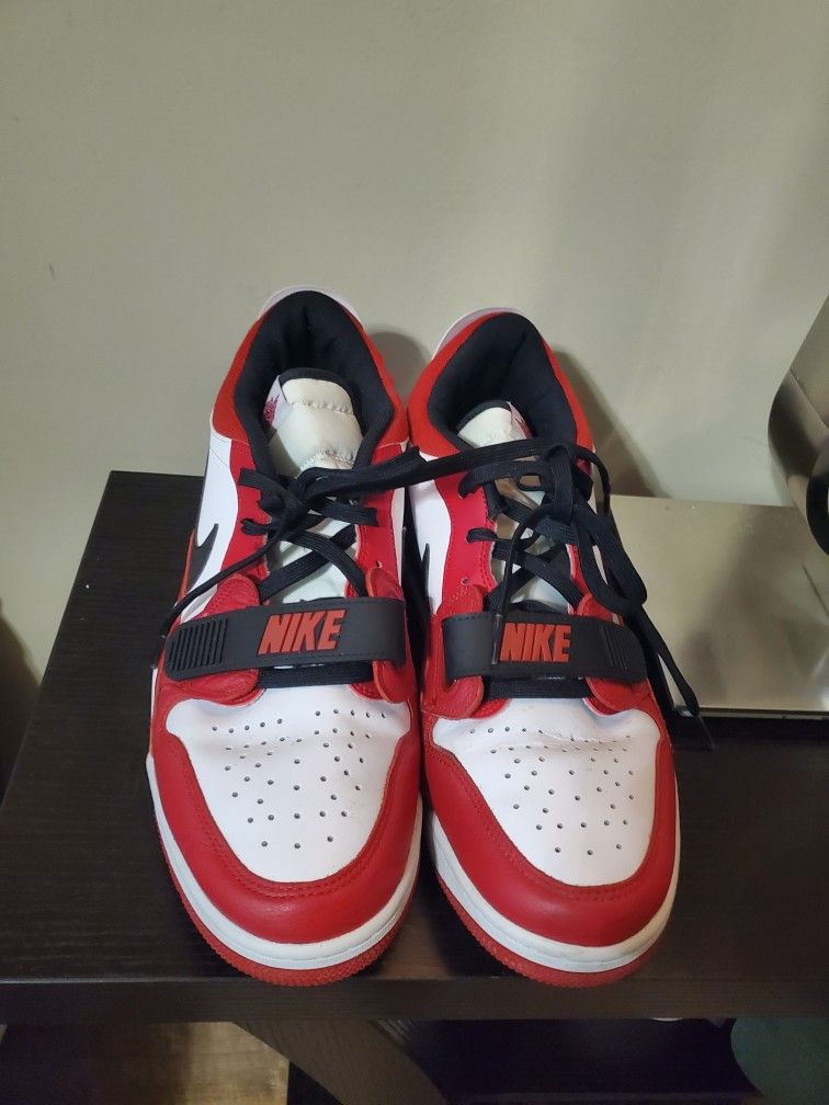 Nike AIR SELLING FOR $50