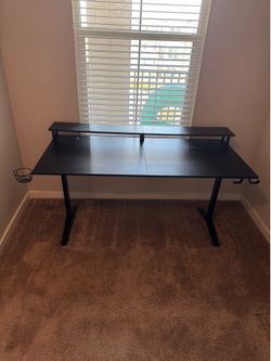 Carbon Fiber Gaming Desk with Monitor Stand