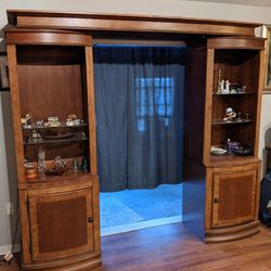 6 PIECE TV ENTERTAINMENT CENTER. NICE! Television Goes On Center Bracket Pictured Separately. Ashley Furniture Very Expensive Piece. 