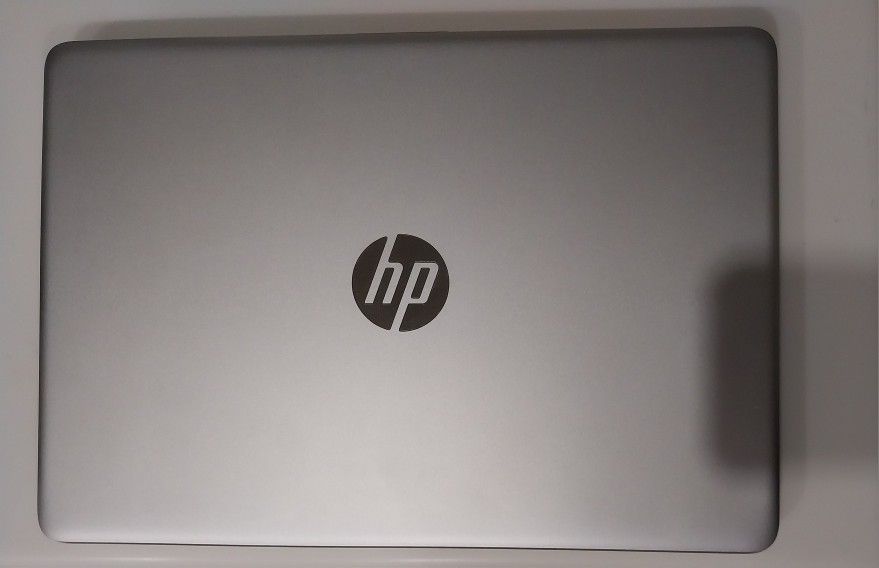HP Notebook 14 inches 14-cf1015cl, Core i5-8265U, 8GB RAM/256GB SSD, Natural Ash Silver