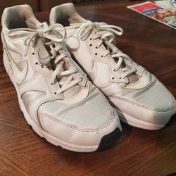 Nike air Atsuma 11.5 white mens