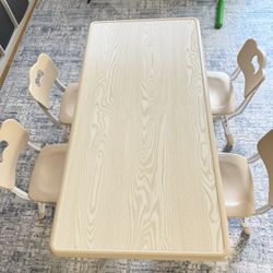 Kids Table With 4 Chairs 