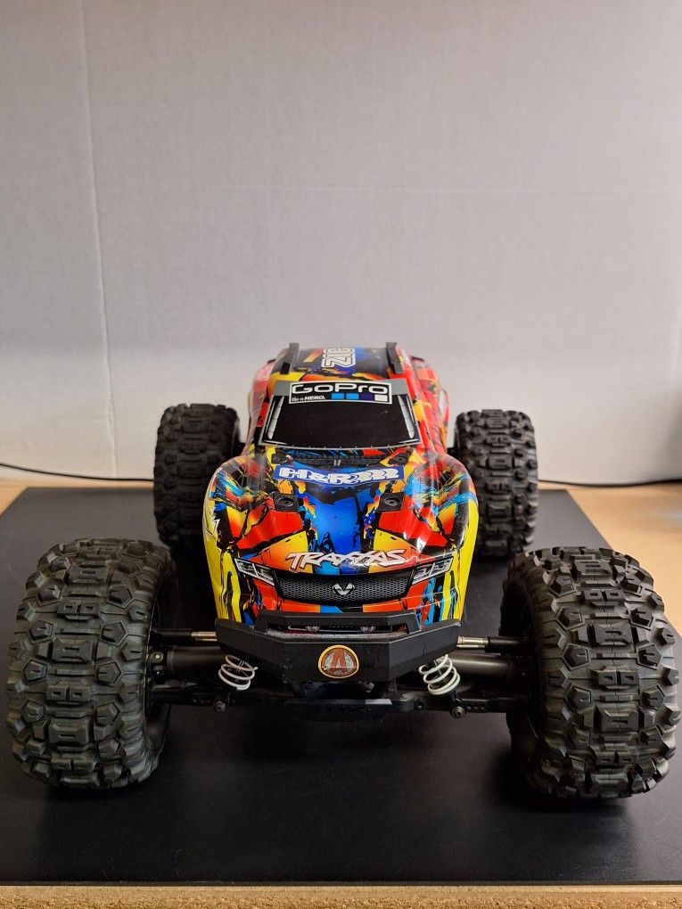 TRAXXAS R/C CAR HOSS VXL 4X4