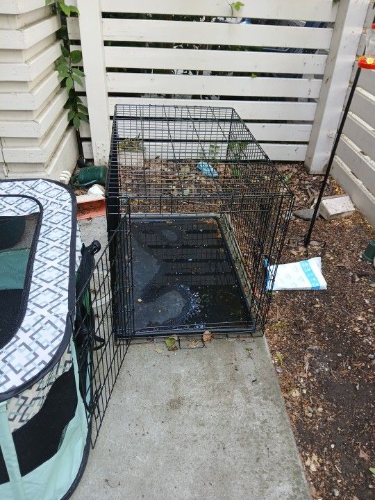 Large dog kennel 42x28