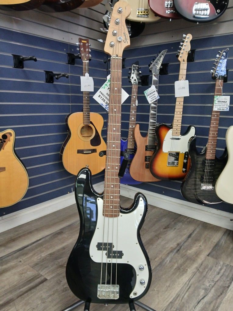 FENDER SQUIER PRECISION BASS GUITAR