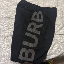 Burberry shorts size L