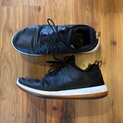 Mens Nike Leather Top Size 10