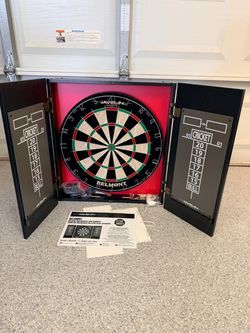 NEW Javelin sports dart board belmont