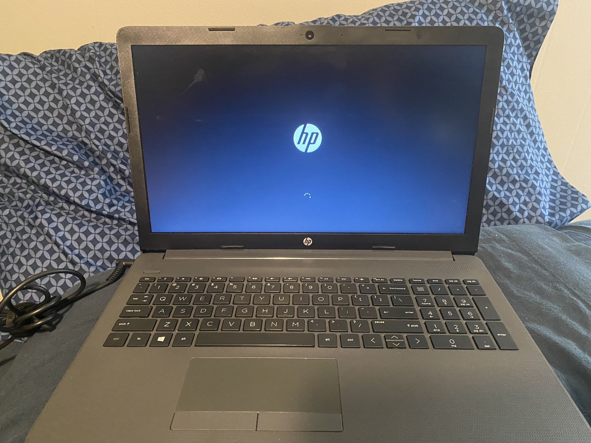 HP Laptop(255 G7)