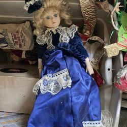 4 Porchelin Dolls 