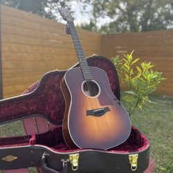 ACOUSTIC GUITAR / Taylor 210E Deluxe + HARDSHELL TAYLOR CASE