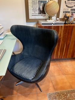 2 Mid Century Modern Style Swivel Chair