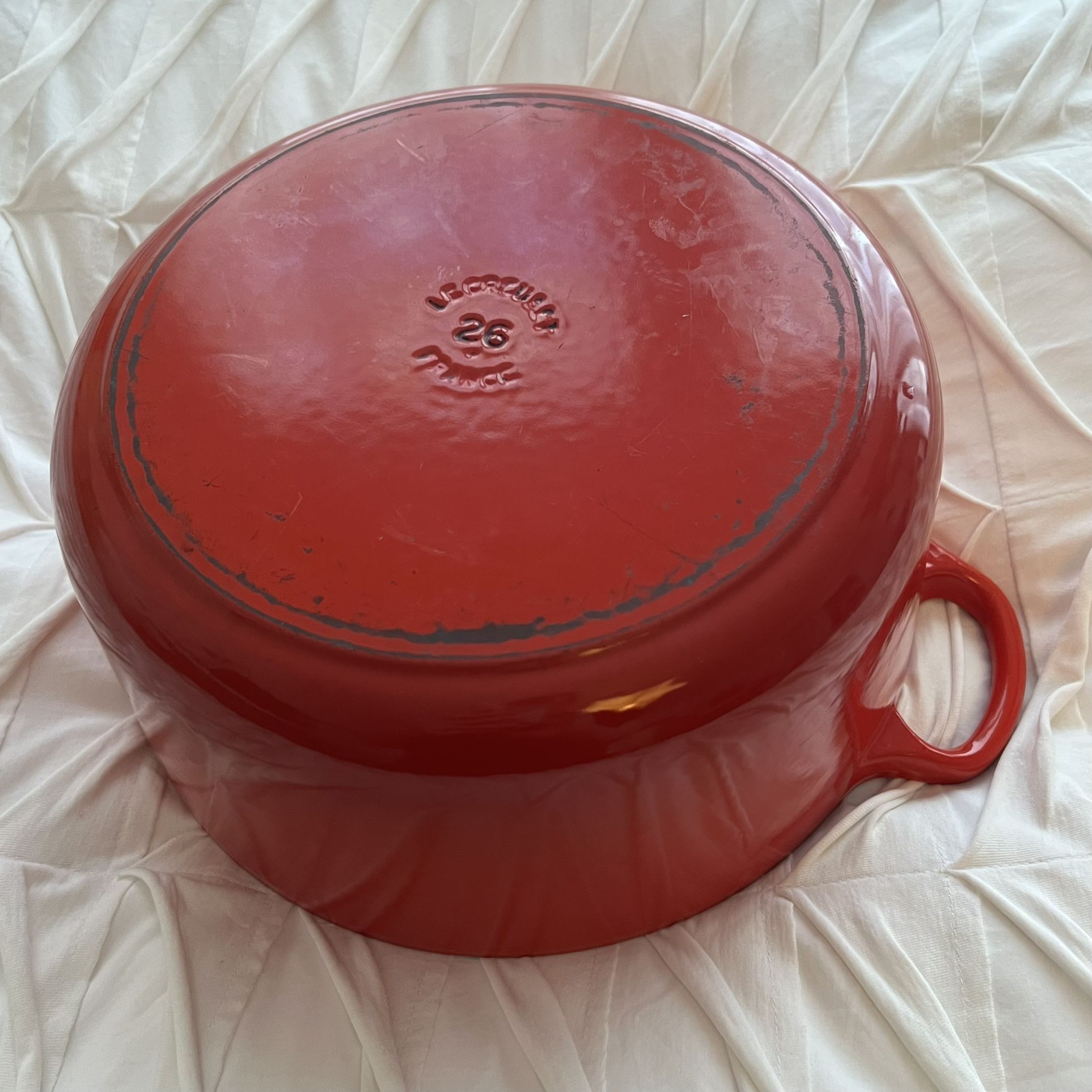 Le Creuset Olive 7.5 Soup Pot/chefs Oven for Sale in Murrieta, CA - OfferUp