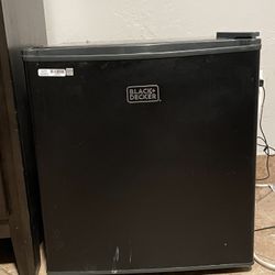 Mini Fridge 
