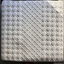 Saatva Memory Foam King Mattress 