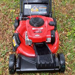 Lawnmower/lawn Mower Troy Bilt TB200 Almost New Front Wheel Drive Self Propelled Almost New Run Like New. 