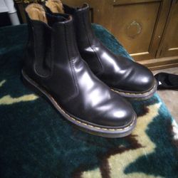 Dr. Martens 
