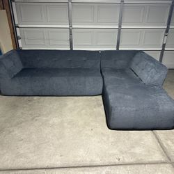 Boneless Sectional Couch *Free Delivery* 