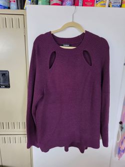 Ladies sz Med Express sweater. Like new