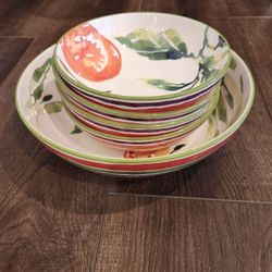  Crate & Barrel "Various Vegetables", LARGE PASTA / SALAD BOWL 11 3/4" & 4 pasta bowls  