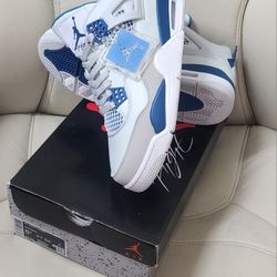 Jordan 4 Retro 