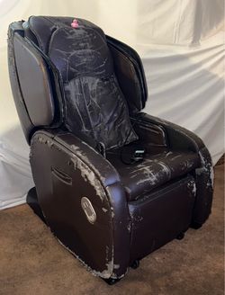 Human Touch AcuTouch Massage Chair
