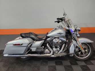 2014 HARLEY DAVIDSON FLHR ROAD KING
