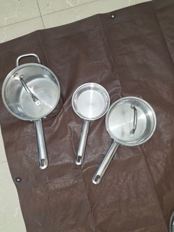 Set of 3 Stainless steel pots with glass tops
