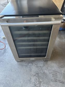 Electrolux ICON Professional 24 Inch Wine Cooler