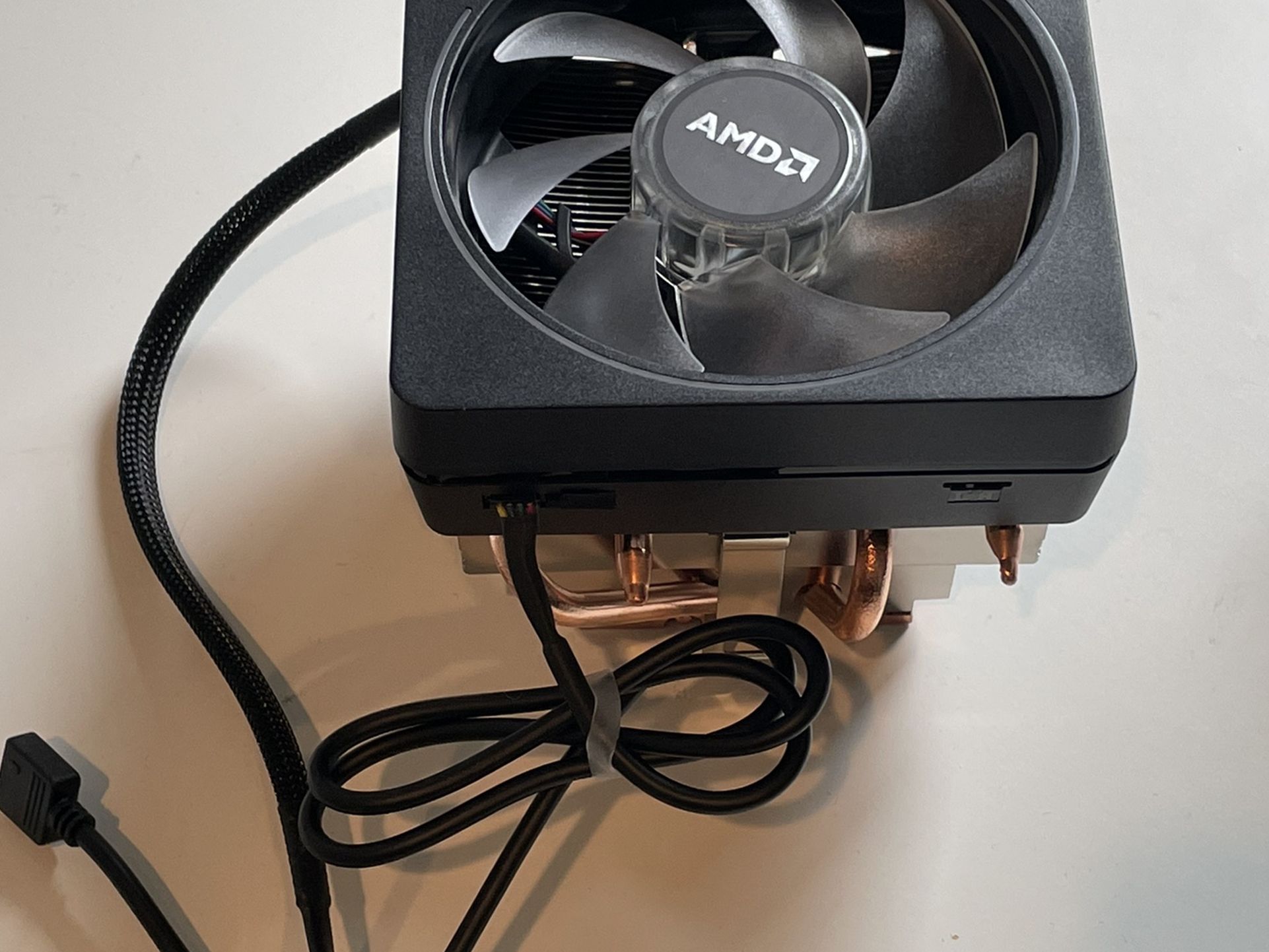 AMD Wraith Prism Cooler w/ RGB LED