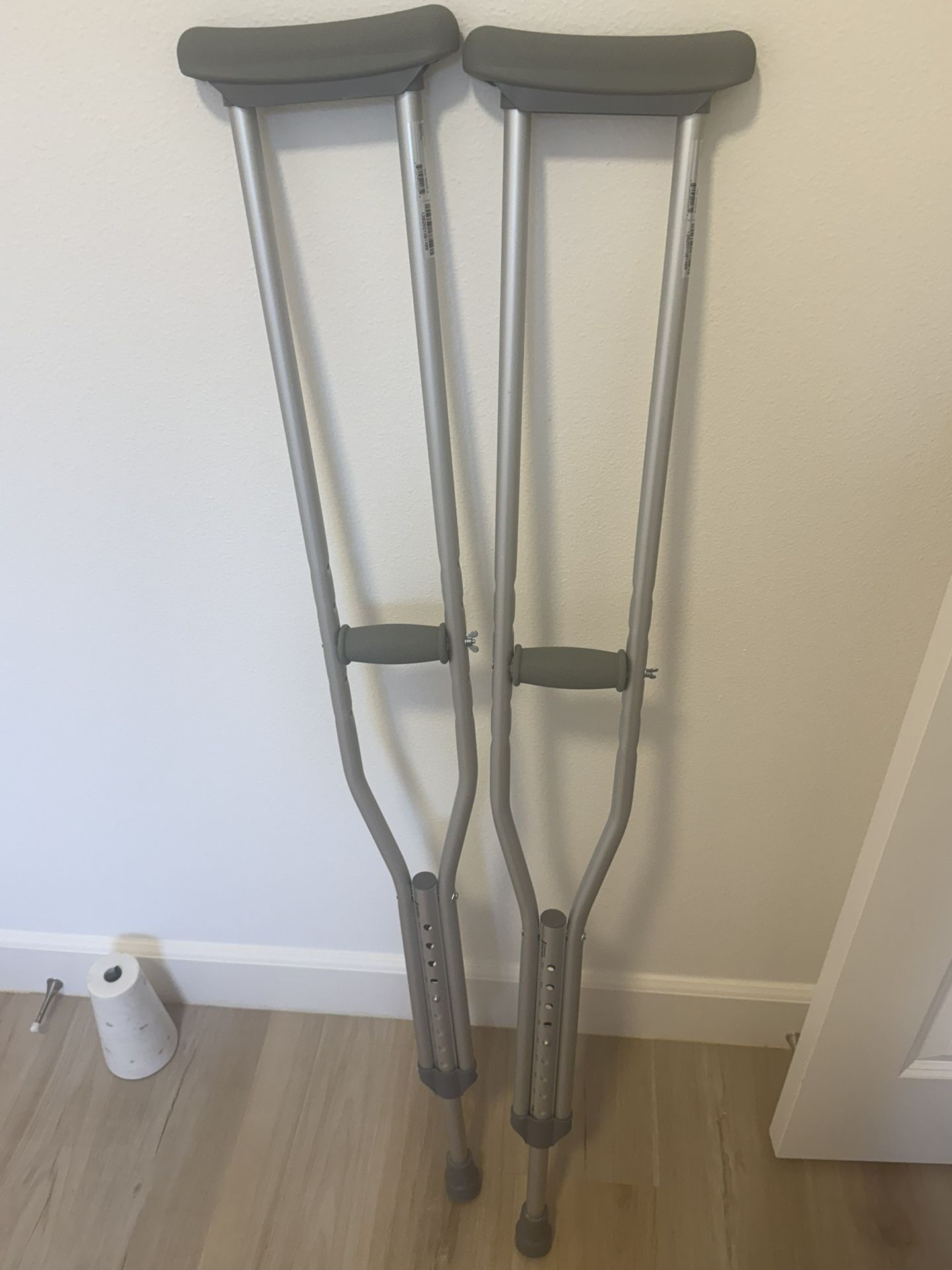 adult crutch