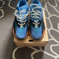 Adidas Yeezy Boost 700