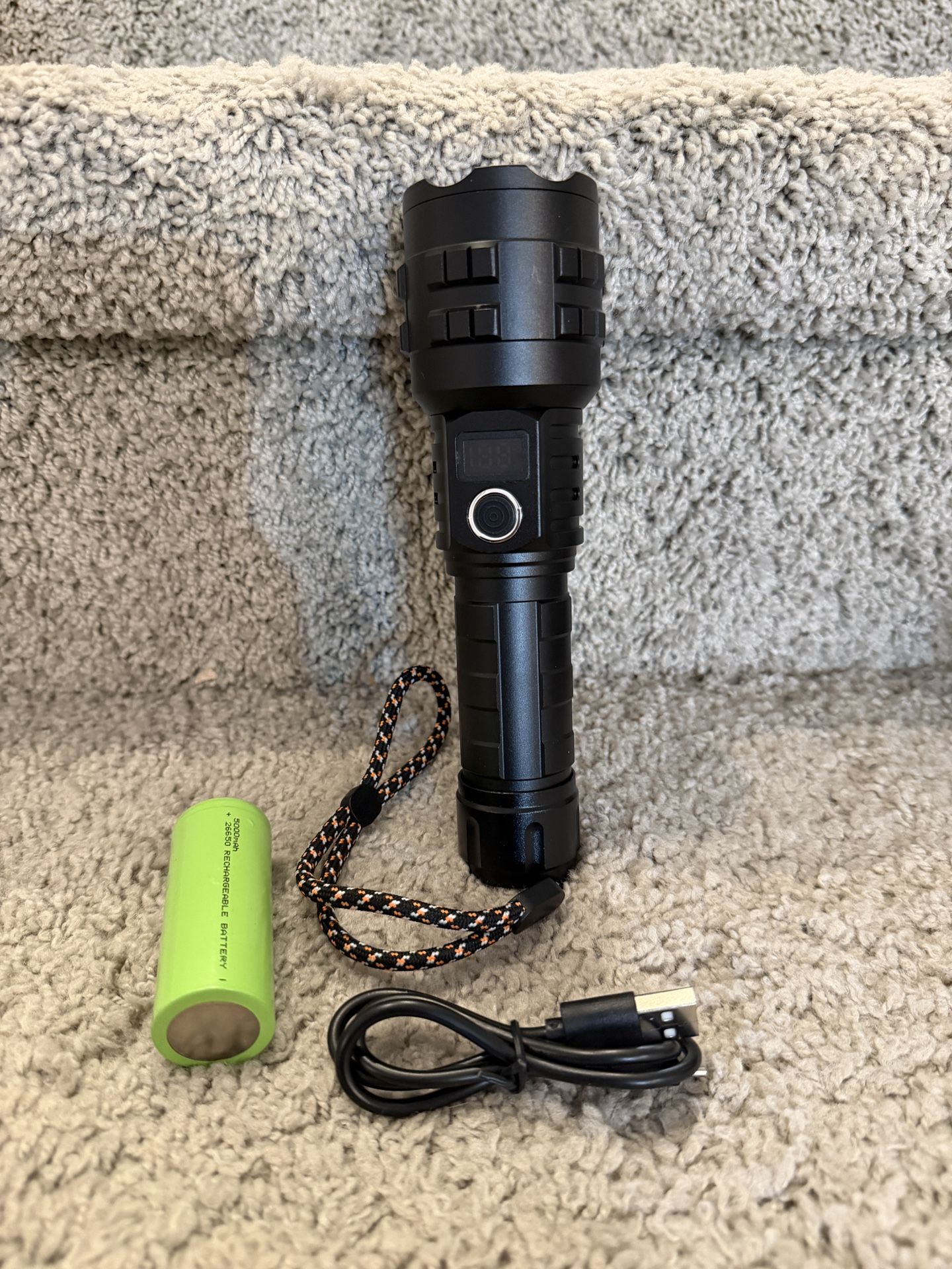 Brand New Rechargeable Flashlights 3000 Lumens
