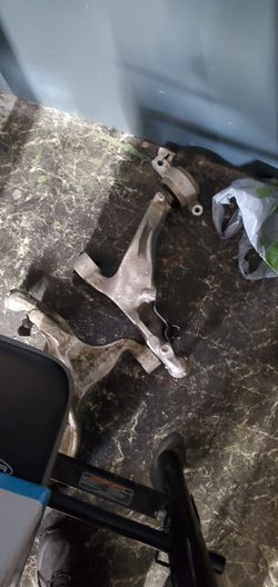 infiniti lower control arm 