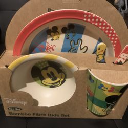 Disney Mickey Dinnerware Set 