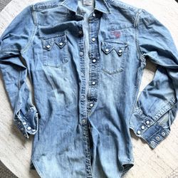 Levi Jean Shirt / Small , Good Condition