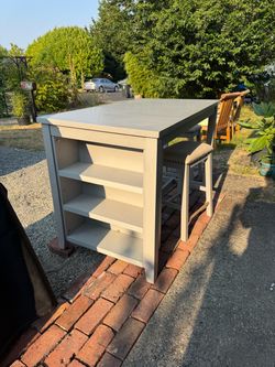 Table with stools