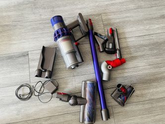 Dyson Vacuum Set