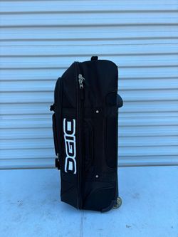 OGIO black terminal travel bag