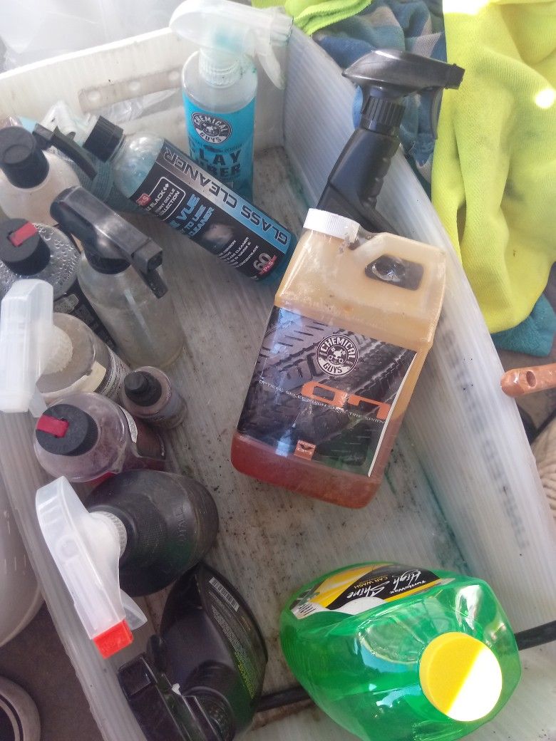 Tire Shine/Miscellaneous Car Cleaning Products. Brushes And Towels.