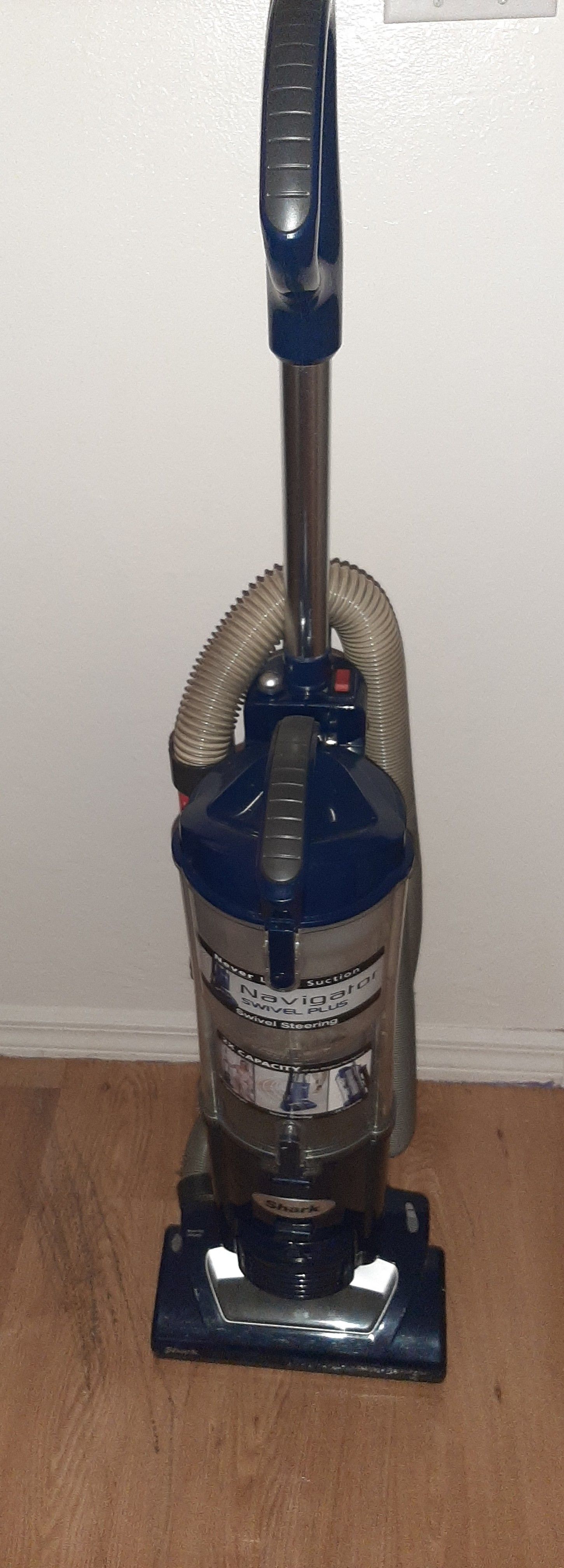 Shark Navigator Swivel Plus Upright Vacuum for Sale in Lehigh Acres, FL